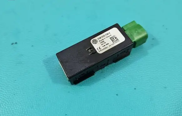 Skoda Octavia Mk3 (5E) USB socket connector 5Q0035726E IMPRK1558515