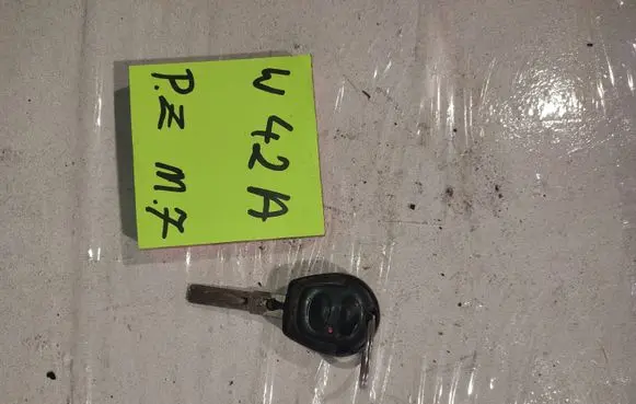 Seat Leon (1M) Ignition key/card 8974654