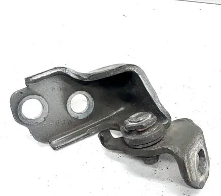 Ford Fusion II Front door lower hinge P001A