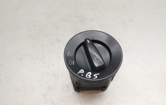 Volkswagen Golf IV Light switch 1C0941531A