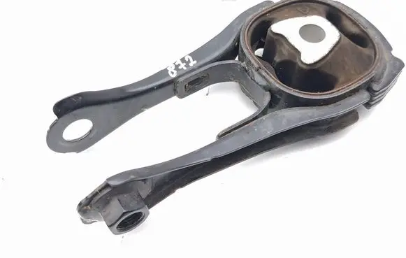 Toyota C-HR I Engine mount bracket