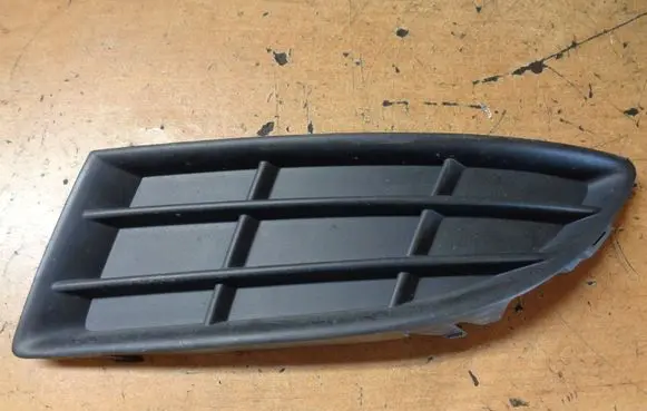 Skoda Fabia Mk2 (5J) Front bumper lower grill 5J0807367