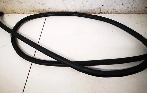 Lexus IS 220D-250-350 Rubber seal rear door