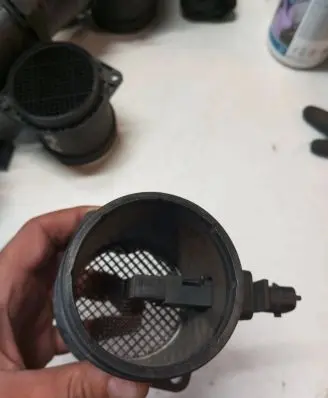 Volvo S80 Mass air flow meter 30677999 0527