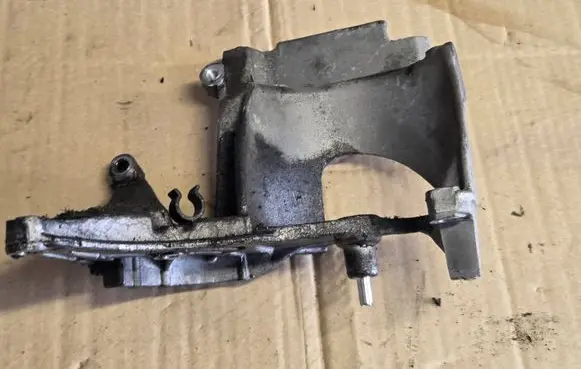 Peugeot 308 Fuel filter bracket/mount holder 9672309780