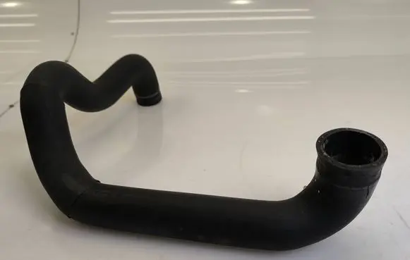 Audi A8 S8 D2 4D Coolant pipe/hose 4D0121055G