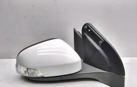 Volvo V70 Front door electric wing mirror