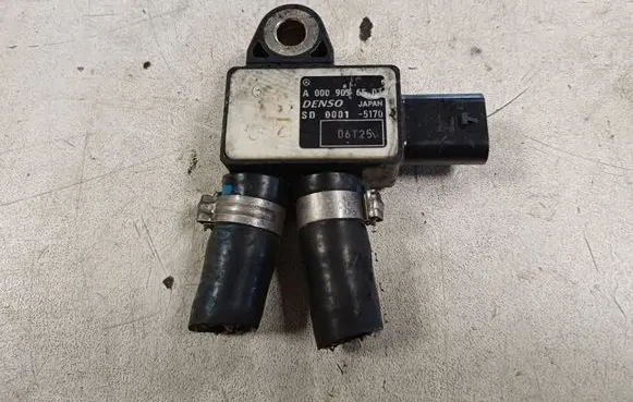 Mercedes-Benz C AMG W204 Exhaust gas pressure sensor A0009056503