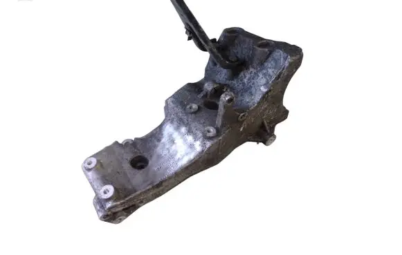 Volkswagen PASSAT B5.5 Generator/alternator bracket 06B903143