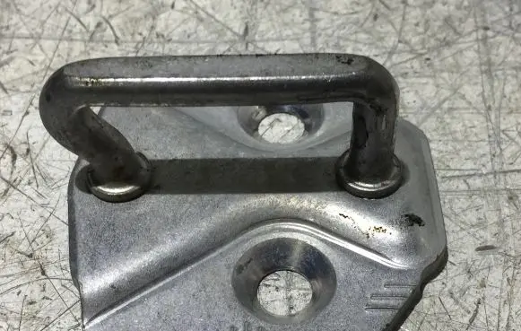 Ford Courier Front door lock loop/hook striker AM5AA21982AA 31462052