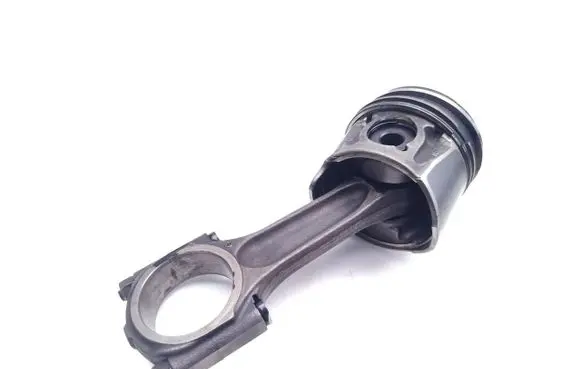 Ford Focus Piston with connecting rod 