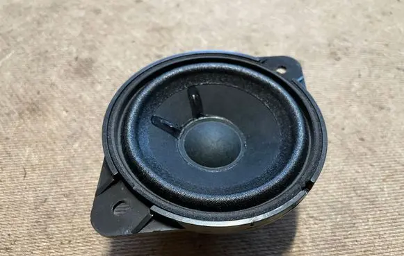 Audi A5 8T 8F Parcel shelf speaker 8K9035709