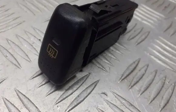 Honda HR-V Windscreen/window heater switch M17071