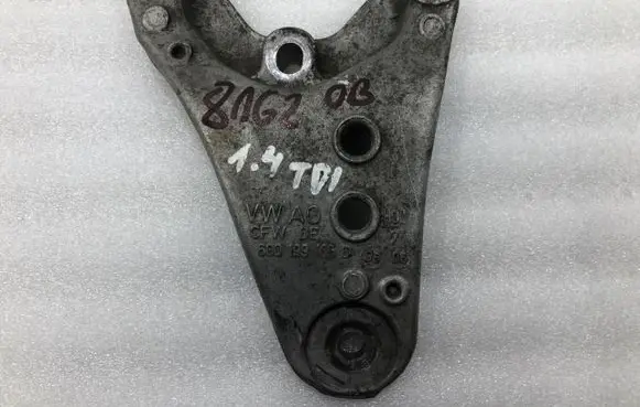 Volkswagen Polo Engine mounting bracket 600199185