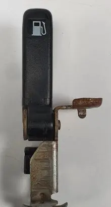 Nissan Primera Fuel tank opening switch 