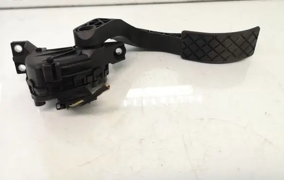 Audi A6 S6 C5 4B Accelerator throttle pedal 8D1723523P 6PV00837602