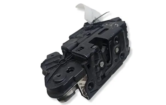 Volkswagen PASSAT CC Front door lock 15A5N1837015A