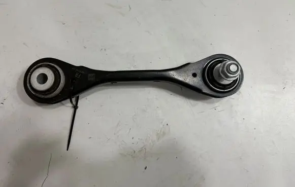 BMW X6 G06 Rear upper control arm/wishbone 6878018