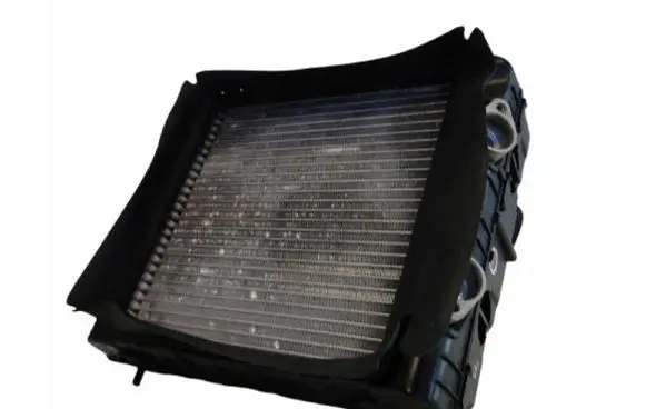 Engine oil radiator