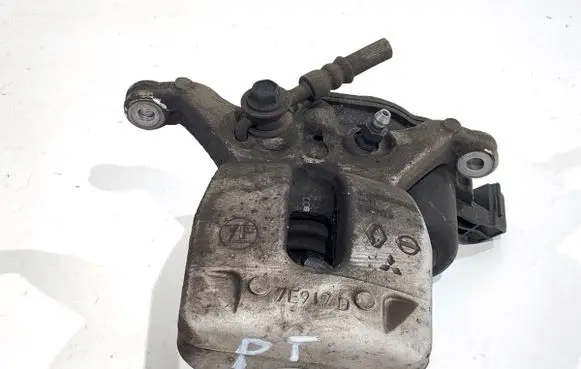 Nissan Qashqai J12 Rear brake caliper 