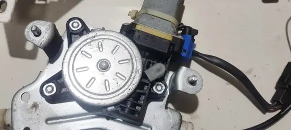 Chevrolet Captiva Rear door window regulator motor 96627082 a00116070067