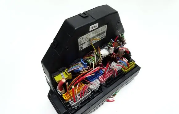 Mercedes-Benz C W204 SAM control unit A2045454401 A2044422600