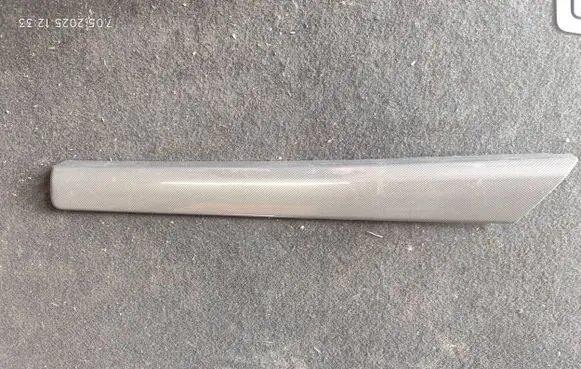 Opel Antara Front door trim bar 96662210