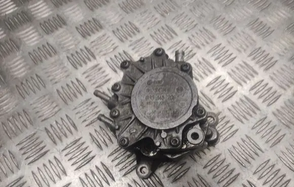 Volkswagen Touran I Vacuum pump 03G145209C 6010