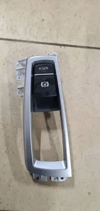 BMW 5 F10 F11 Hand parking brake switch 6822518