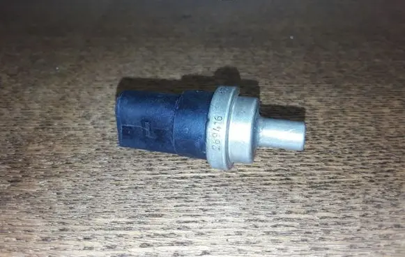 Volkswagen Golf IV Coolant level sensor 269416 PA66GF30