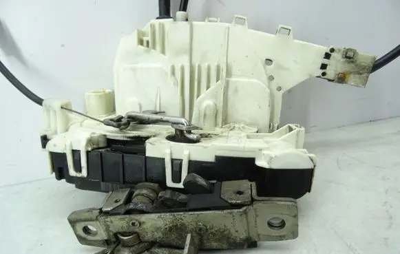 Mercedes-Benz Sprinter W906 Sliding door lock A9067304335