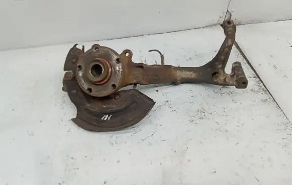 Volkswagen PASSAT B5.5 Front wheel hub spindle knuckle 8D0407258AM