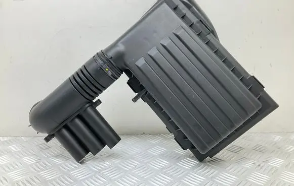 Air filter box