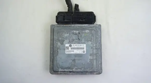 Volkswagen Golf VI Engine control unit/module 03L906023MQ 5WP42696