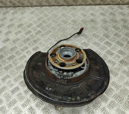 Mercedes-Benz CLS C218 X218 Rear wheel hub A2123500241