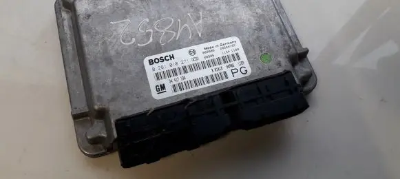 Opel Vectra B Engine control unit/module 0281010271 24417196