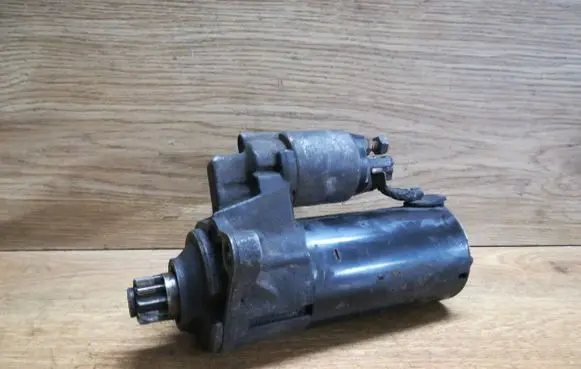 Volkswagen Touran I Starter motor