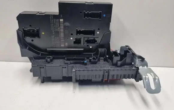 Mercedes-Benz E C207 W207 SAM control unit A2129060005 2129060005 2129012304