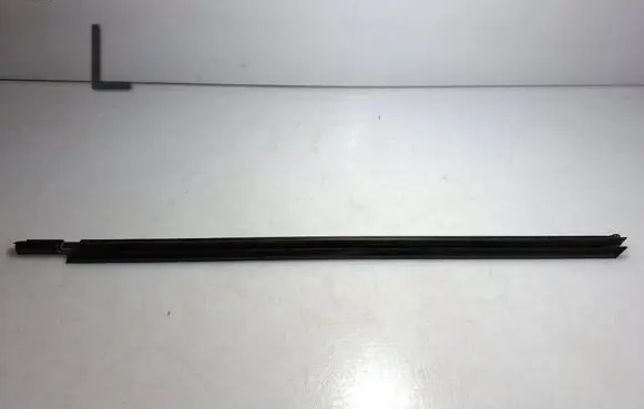 Volkswagen Tiguan Rubber seal front door window/glass 5NA837479