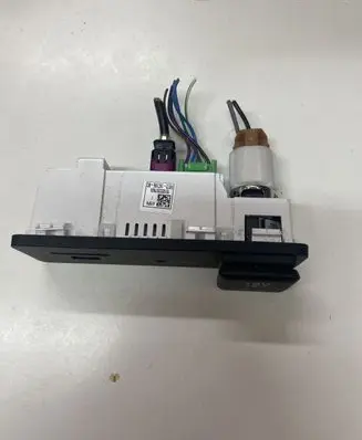 Land Rover Discovery Sport USB socket connector FK7219C166BC