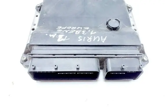 Toyota Auris 150 Engine control unit/module 8966102W21 MB2754008210