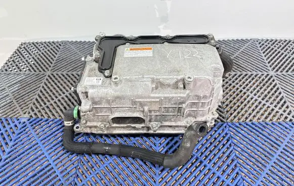 Toyota Auris E180 Voltage converter inverter G920047190