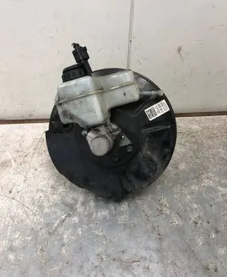 Volkswagen PASSAT B7 Brake booster 3C1614105AR
