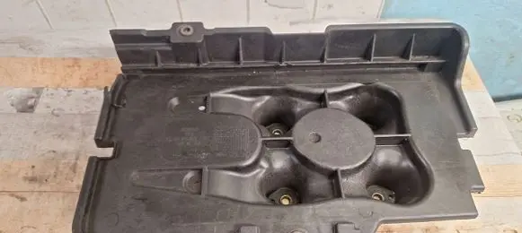 Volkswagen Golf IV Battery tray 1J0915333
