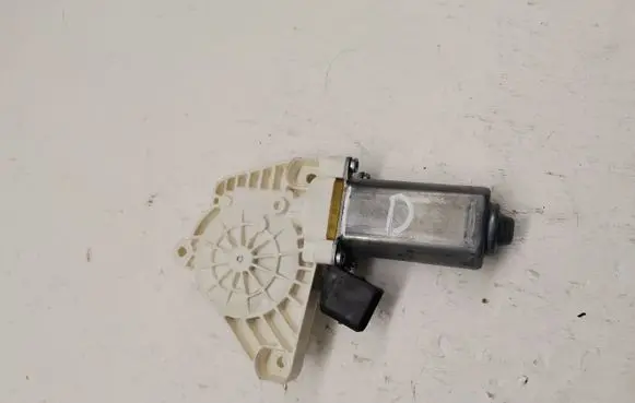 Mercedes-Benz S AMG W222 Front door window regulator motor A55383