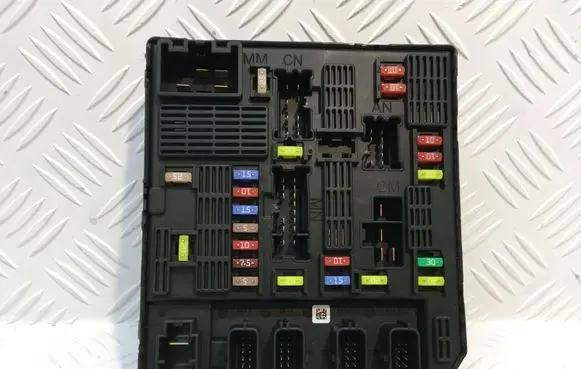 Renault Scenic II - Grand scenic II Fuse module 284B62342R