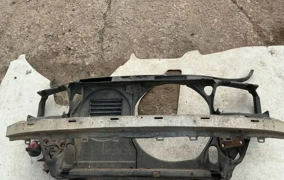 Audi A4 S4 B5 8D Radiator support slam panel bracket