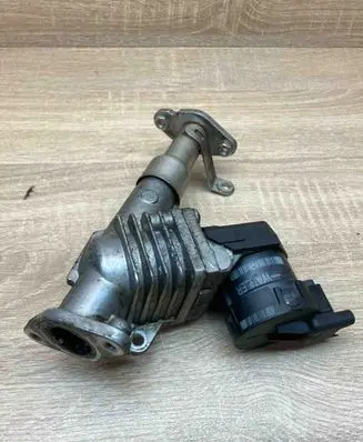 BMW 3 E90 E91 EGR valve 7563241 110607