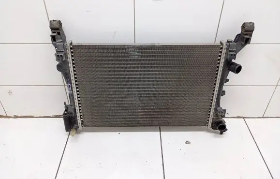 Opel Corsa D Coolant radiator 55701408 560961104 0130478