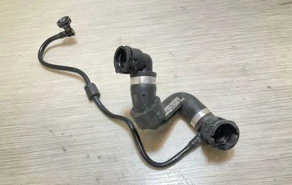 Mercedes-Benz GLC X253 C253 Engine coolant pipe/hose A2535012500